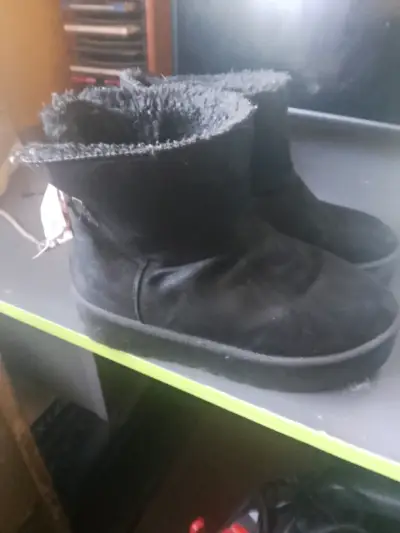 Botas negras de gamuza para invierno - miniatura 3
