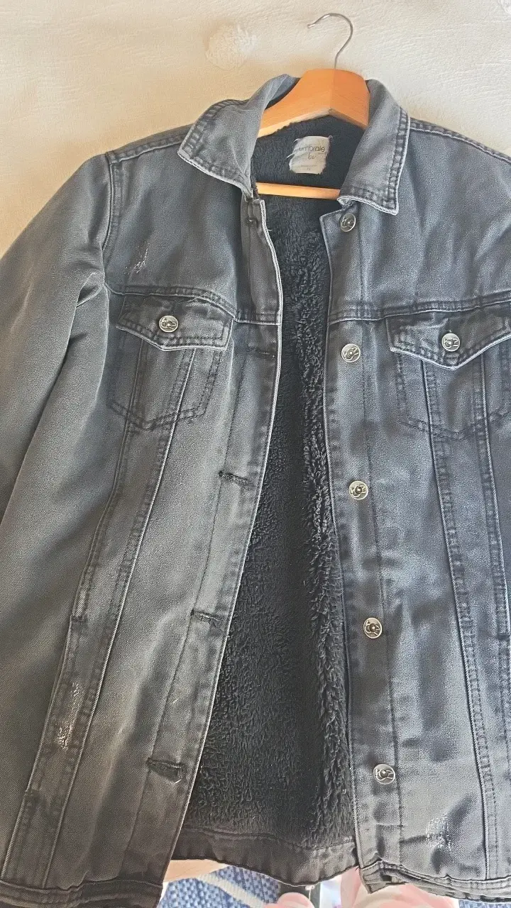 Chaqueta de mezclilla gris con chiporro - 1