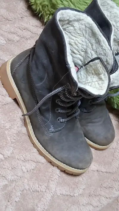 Botas de invierno negras con forro de lana - miniatura 3