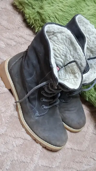 Botas de invierno negras con forro de lana - miniatura 4