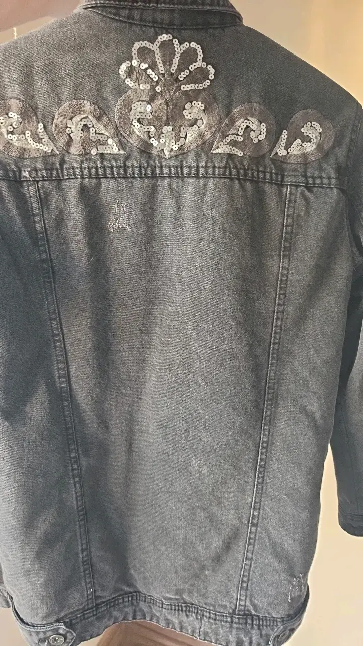Chaqueta de mezclilla gris con chiporro - 3