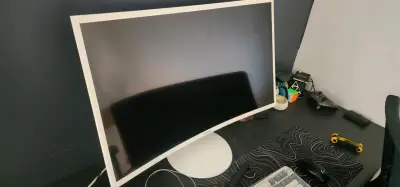 Monitor curvo Samsung de 30 pulgadas - miniatura 2