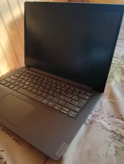 Notebook Lenovo - miniatura 1