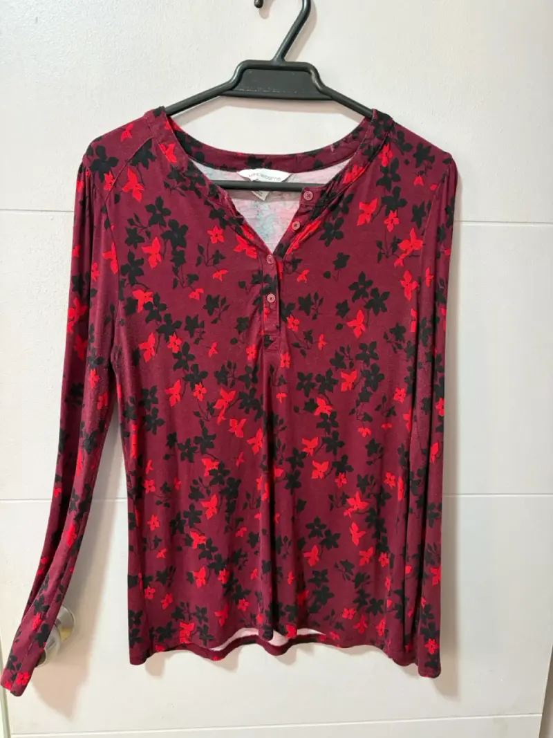Polera manga larga floral burdeos y negro - 1