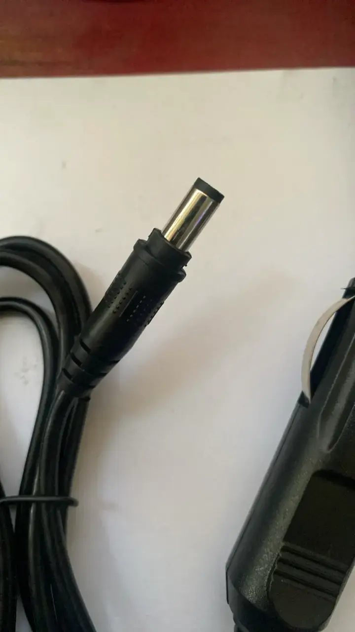 Cargador de auto para dispositivos electrónicos - 2