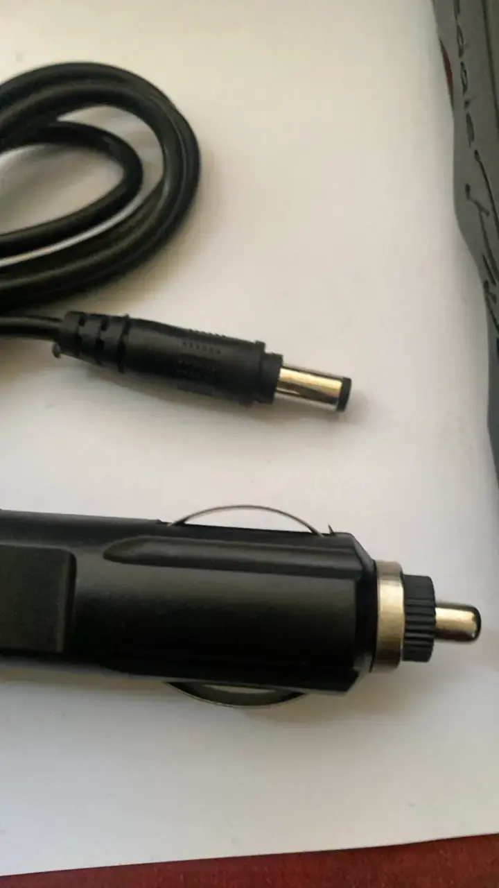 Cargador de auto para dispositivos electrónicos - 4