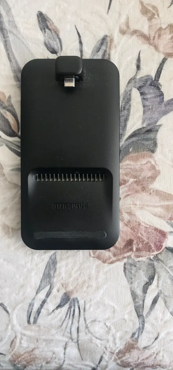 Samsung Dex Pad con cargador y cable HDMI - 2