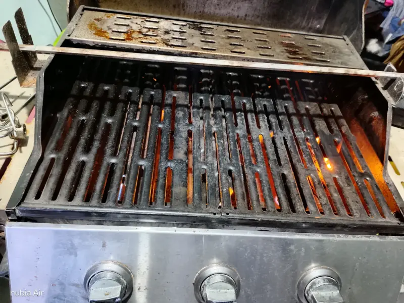 Parrilla a gas de acero inoxidable con tres quuema - 2