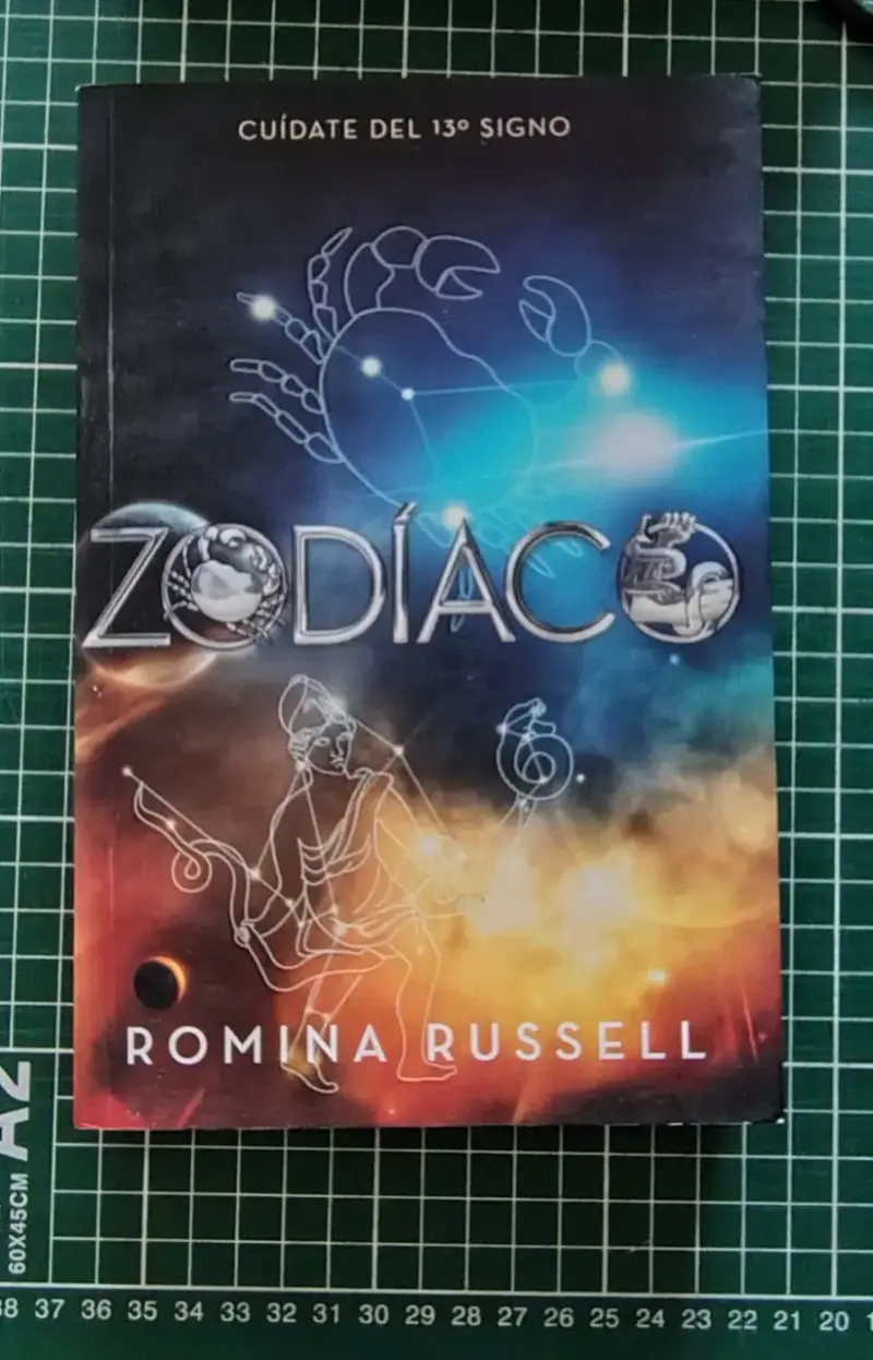 Libro Zodíaco de Romina Russell - 1