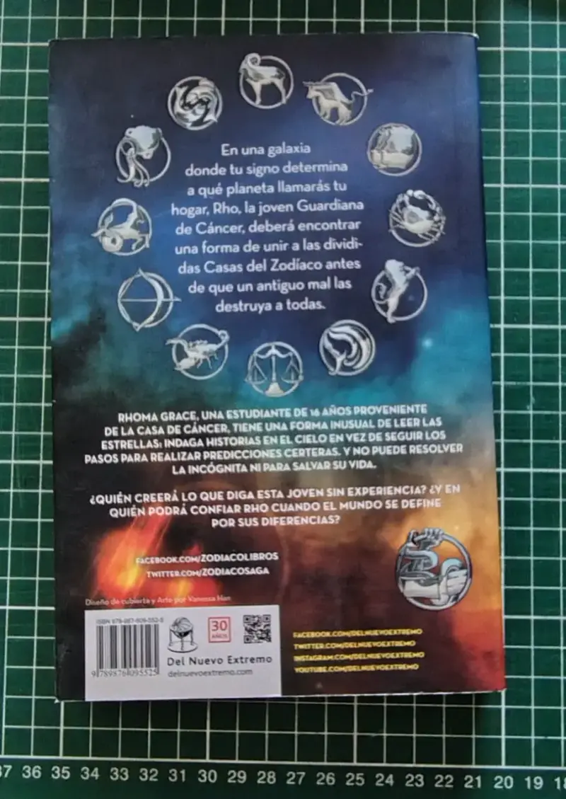 Libro Zodíaco de Romina Russell - 2