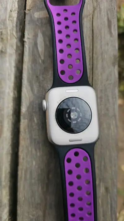 Apple Watch SE 3 GPS + Celular con Correa Deportiva - miniatura 2