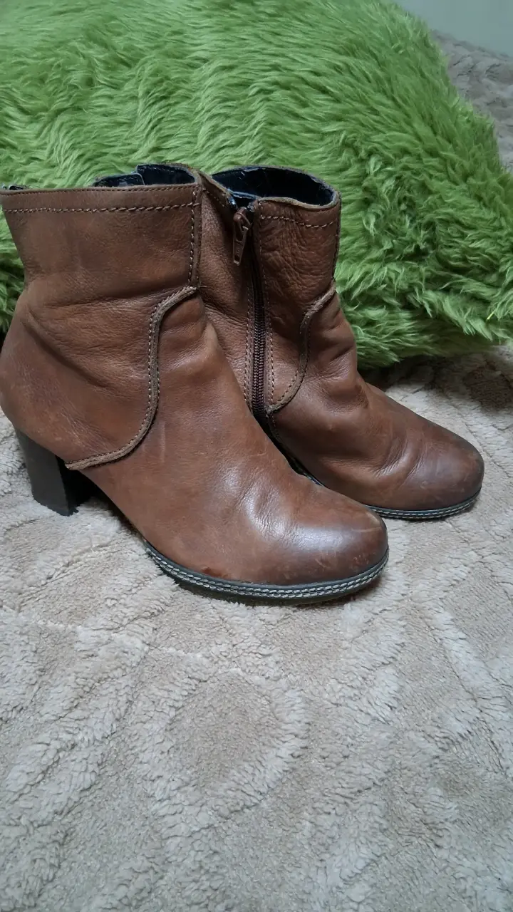 Botines de cuero marrón con tacón - 2