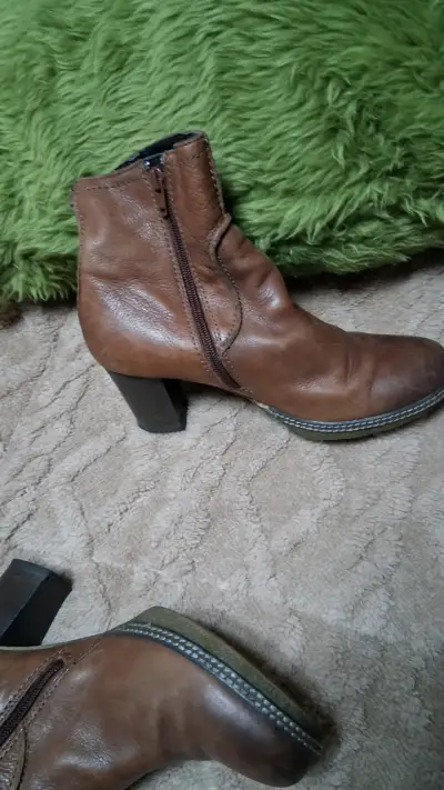 Botines de cuero marrón con tacón - miniatura 3