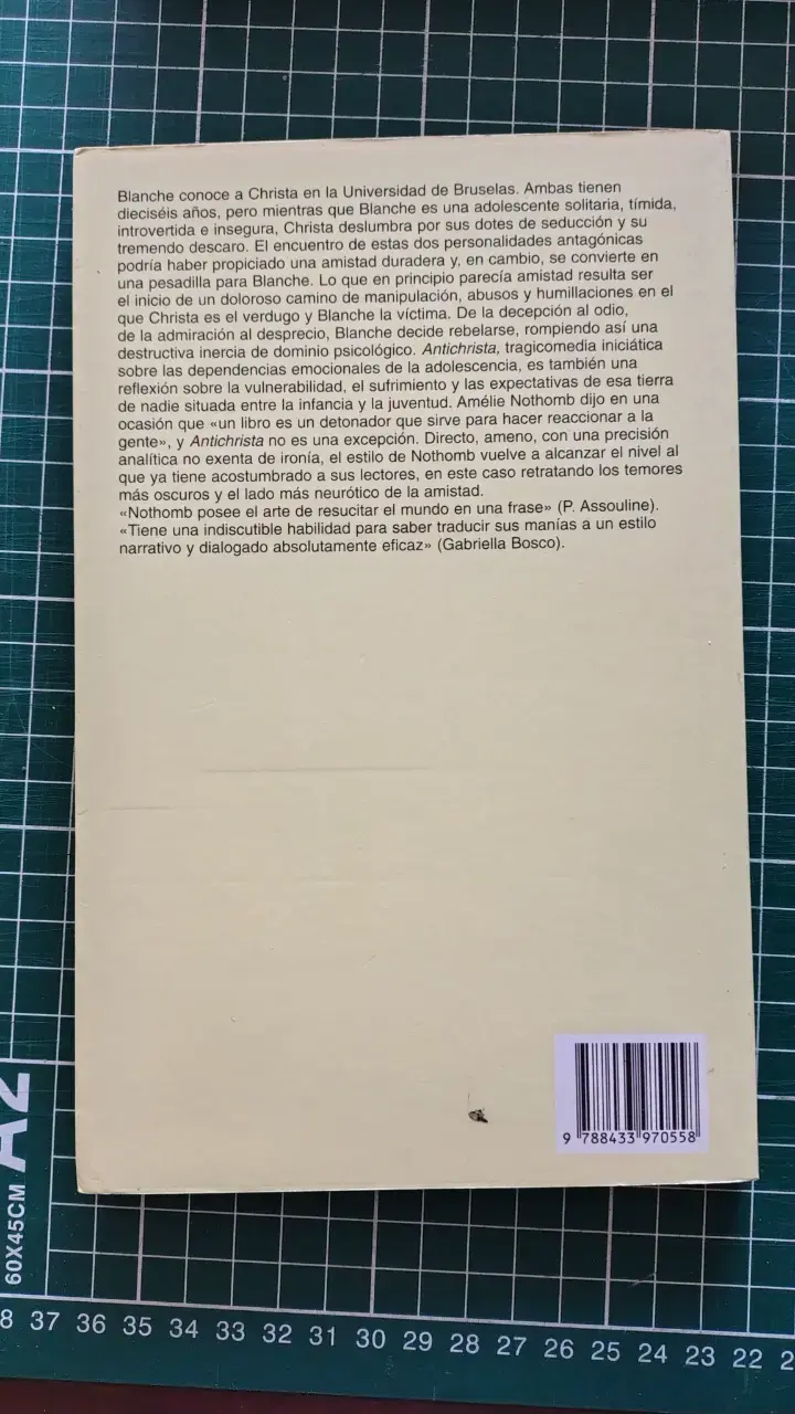 Libro 'Antichrista' de Amélie Nothomb - 2