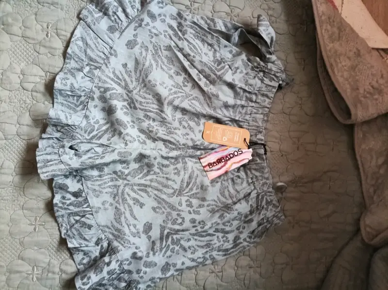 Shorts con volantes estampados grises Barbados - 2