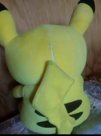 Peluche grande de Pikachu amarillo - miniatura 2