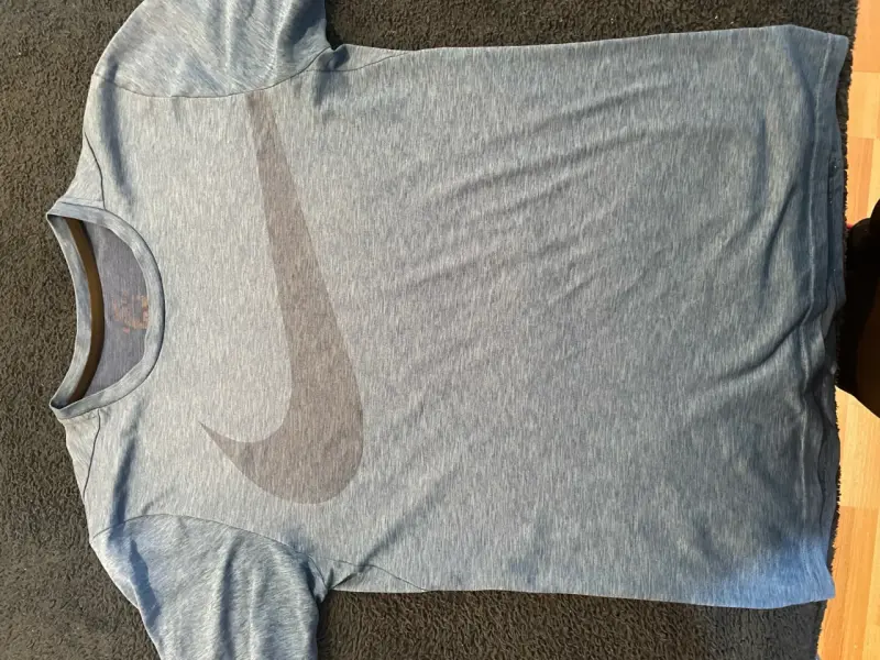 Polera deportiva azul Nike para hombre - 2