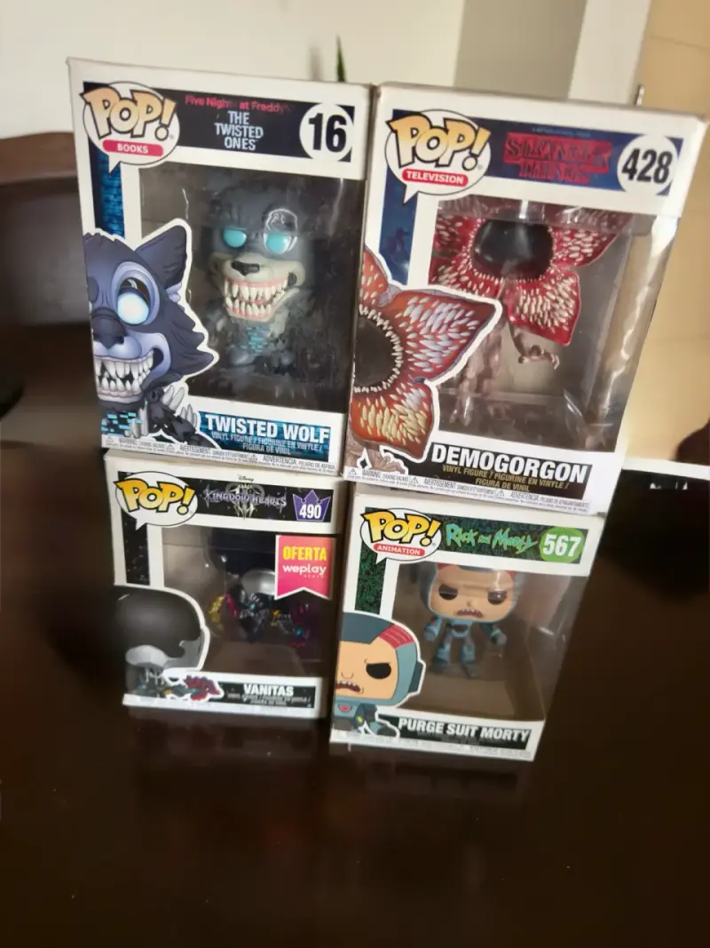 Set de Figuras Funko Pop Twisted Wolf y Demogorgon - 2