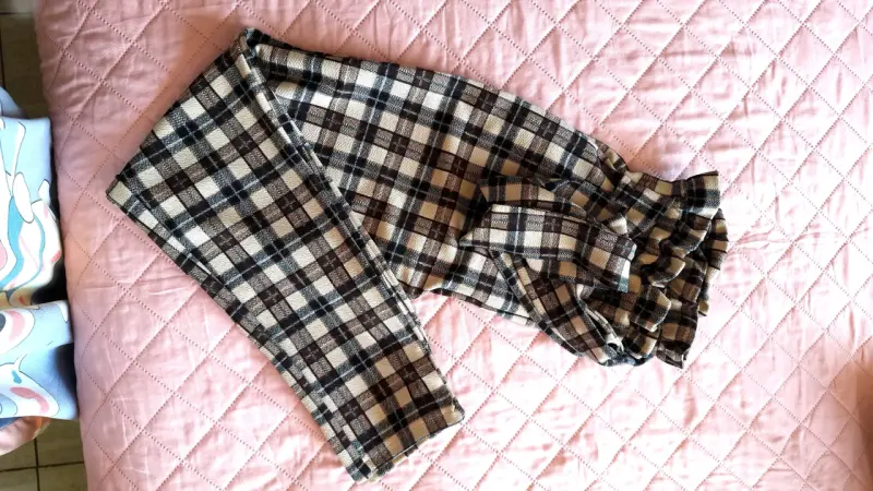 Pantalones a cuadros Shein con lazo - 3