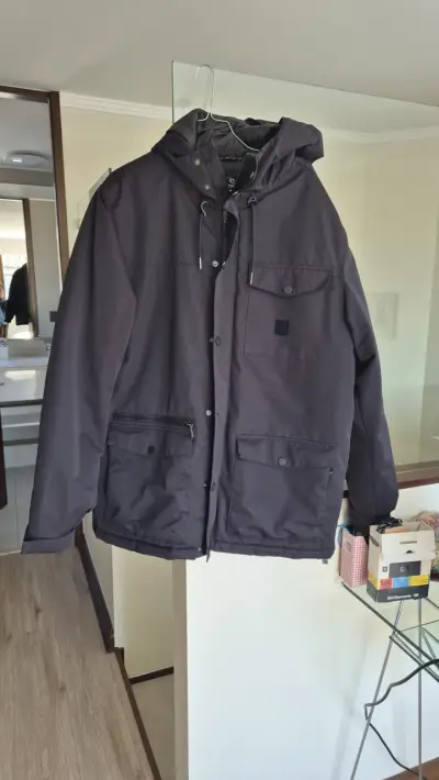 Chaqueta negra con capucha para hombre - miniatura 1