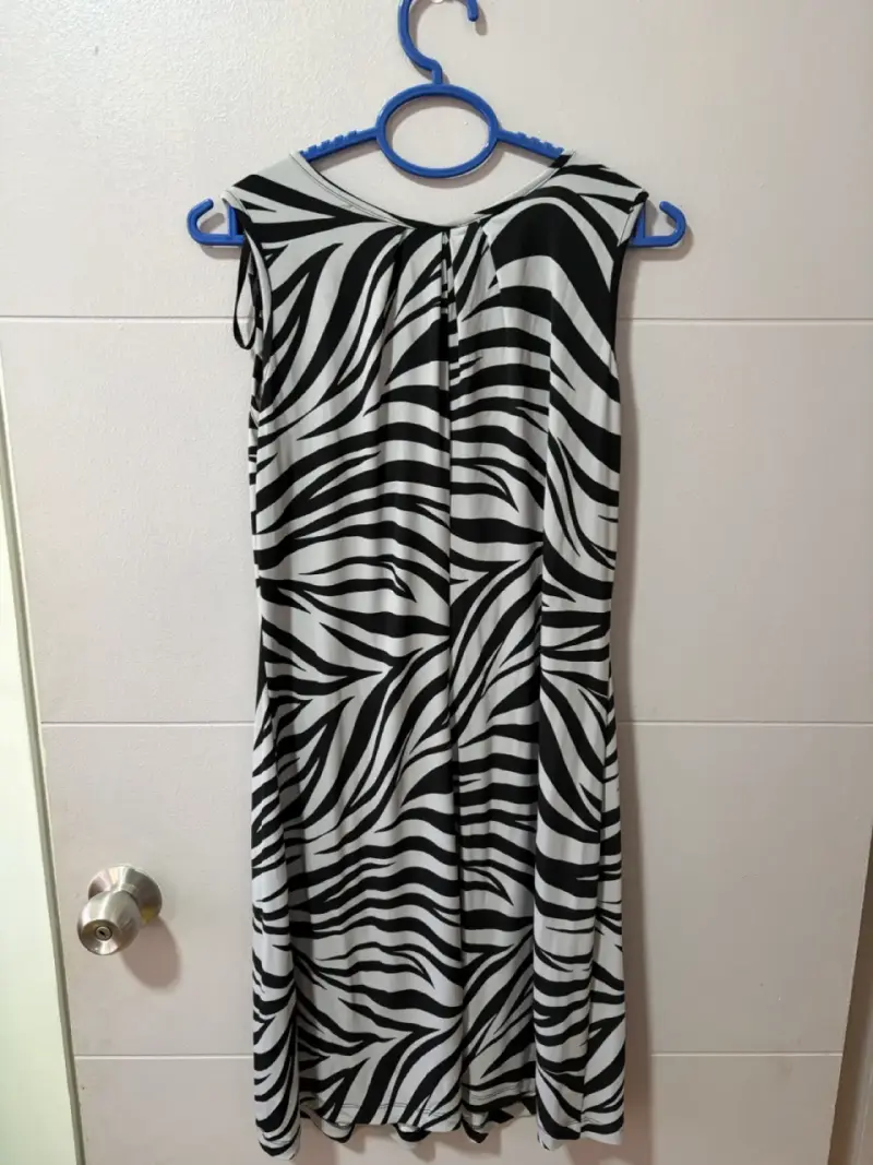 Vestido de mujer estampado cebra gris y negro - 4