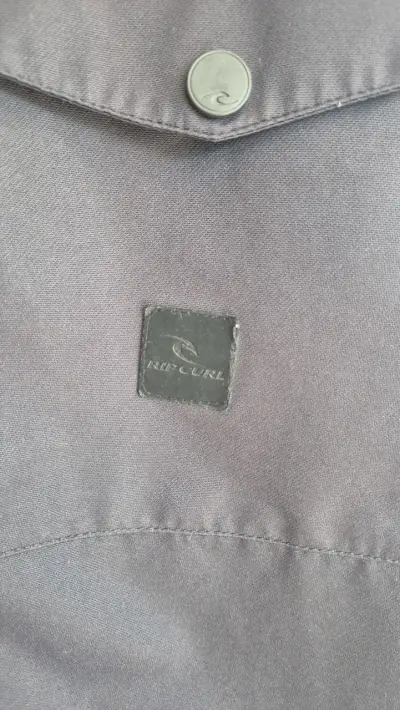 Chaqueta negra con capucha para hombre - miniatura 5