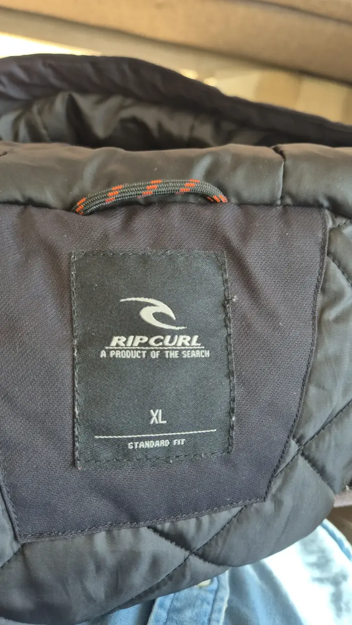 Chaqueta negra con capucha para hombre - 6