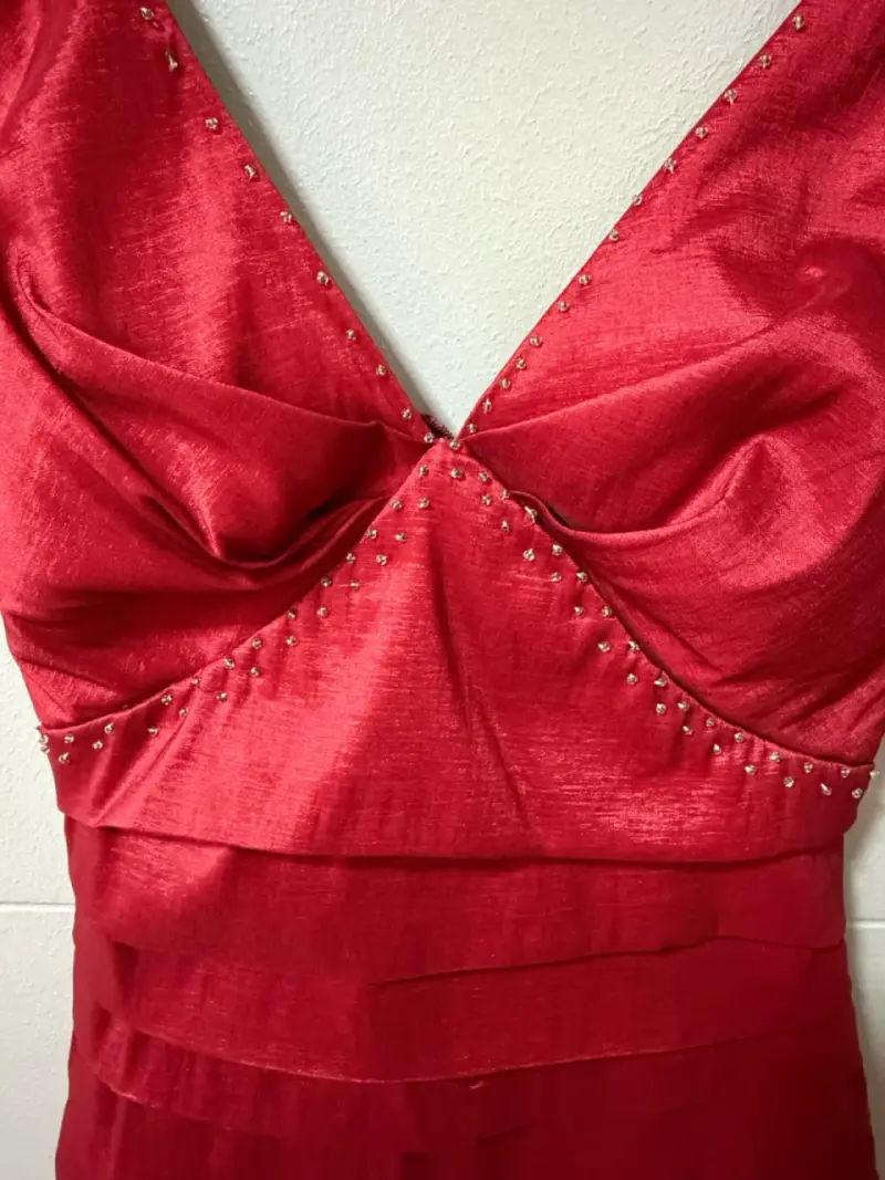 Vestido largo de fiesta rojo elegante - 4
