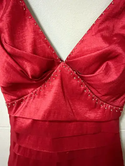 Vestido largo de fiesta rojo elegante - miniatura 4