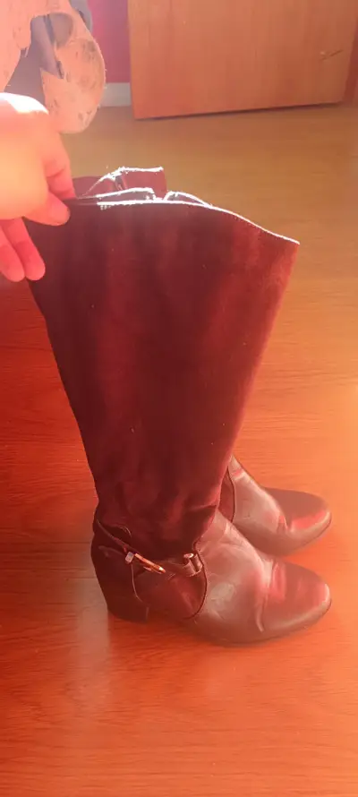 Botas marrón con tacón medio - miniatura 1