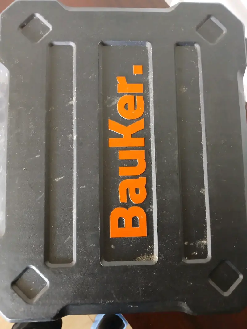 Taladro percutor Bauker con set de brocas - 3