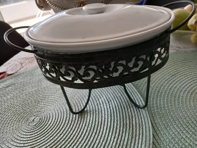 Sopera de cerámica con soporte decorativo - 2