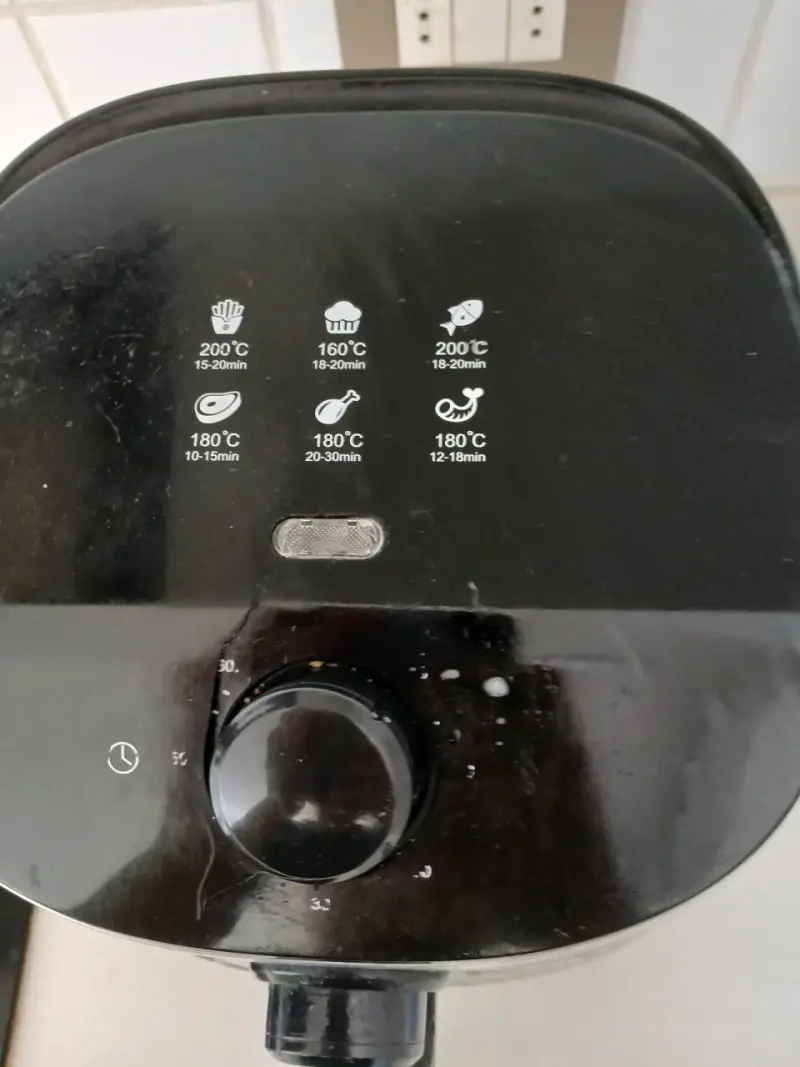 Freidora de Aire Negra con Control de Temperatura - 1