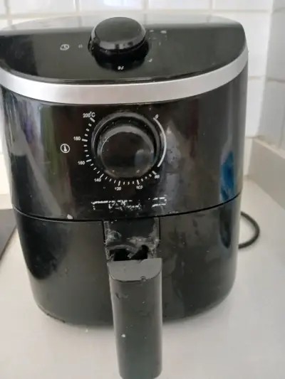 Freidora de Aire Negra con Control de Temperatura - miniatura 3
