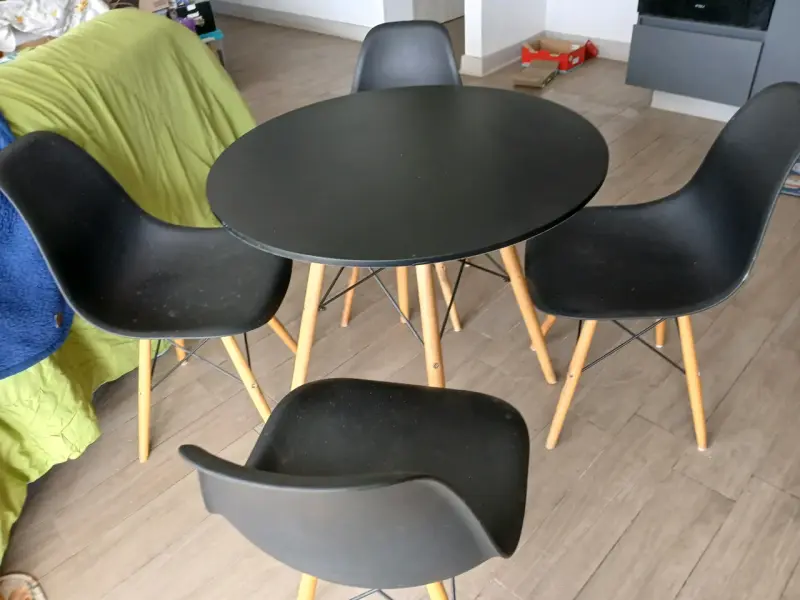 Juego de comedor redondo negro con 4 sillas - 1