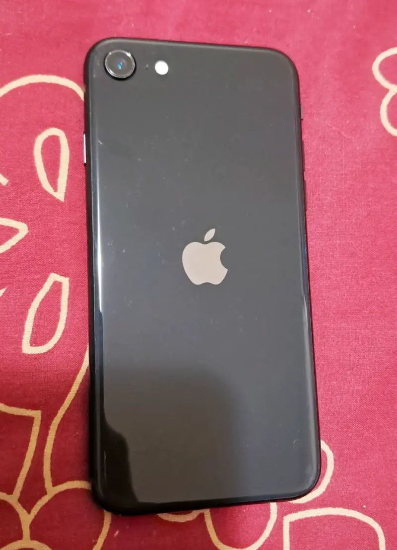 iPhone SE 2 - 3