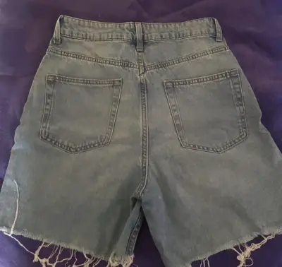 Short H&M, talla 38, solo un uso. - miniatura 2