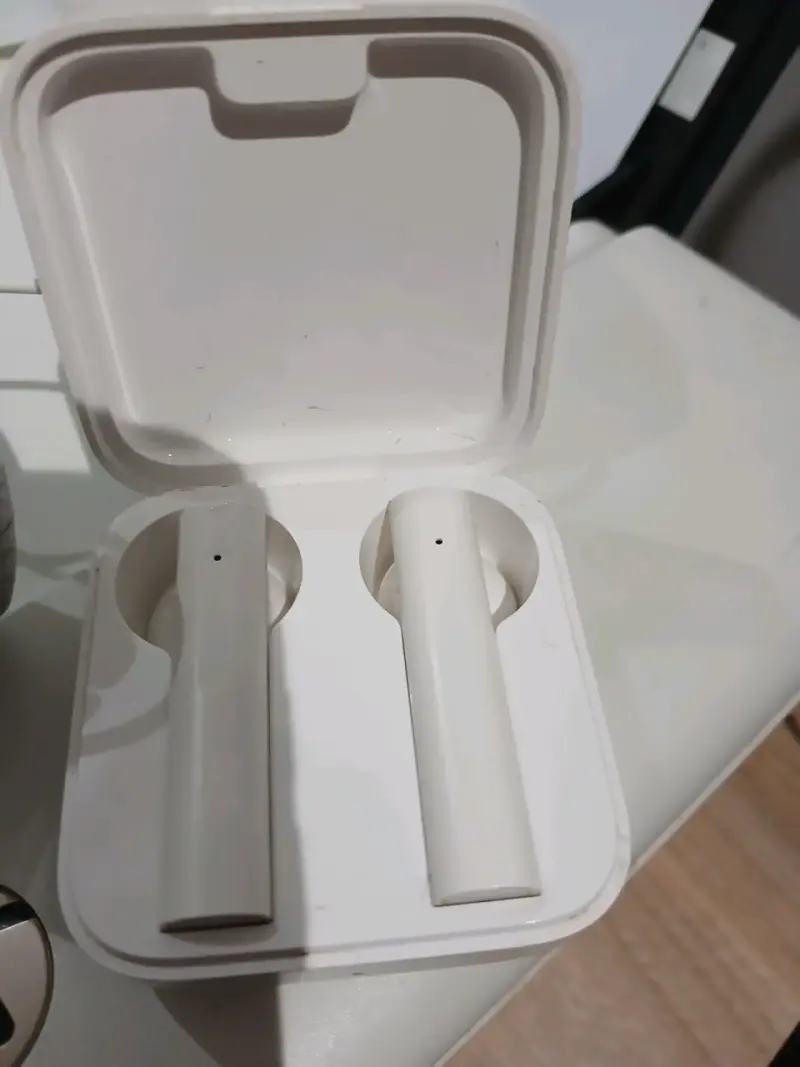 Auriculares inalámbricos Sony con estuche - 3