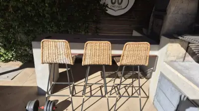 Set de 3 sillas de bar de mimbre y metal - miniatura 1