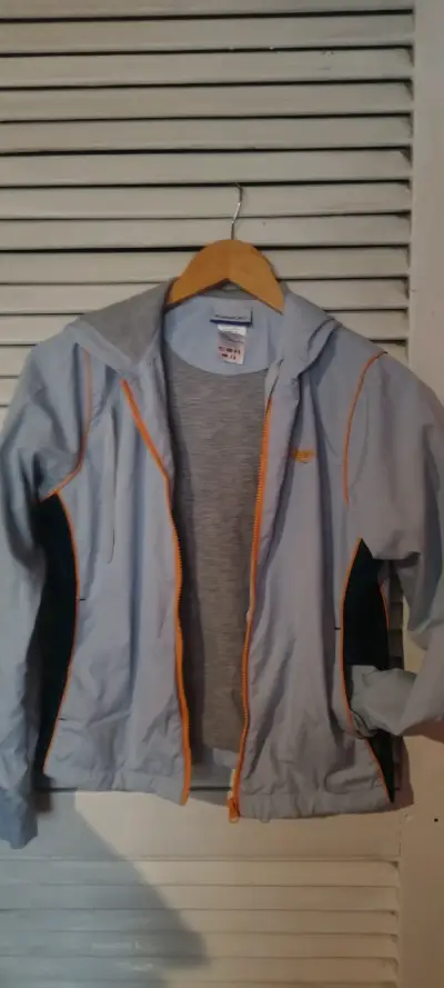 Polerón gris The North Face con logo naranja - miniatura 4