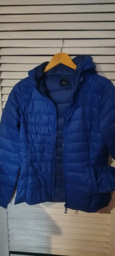 Polerón gris The North Face con logo naranja - miniatura 6