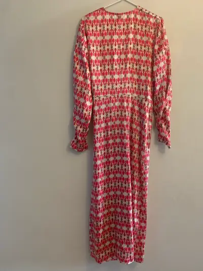 Vestido estampado floral con cinturón - miniatura 5