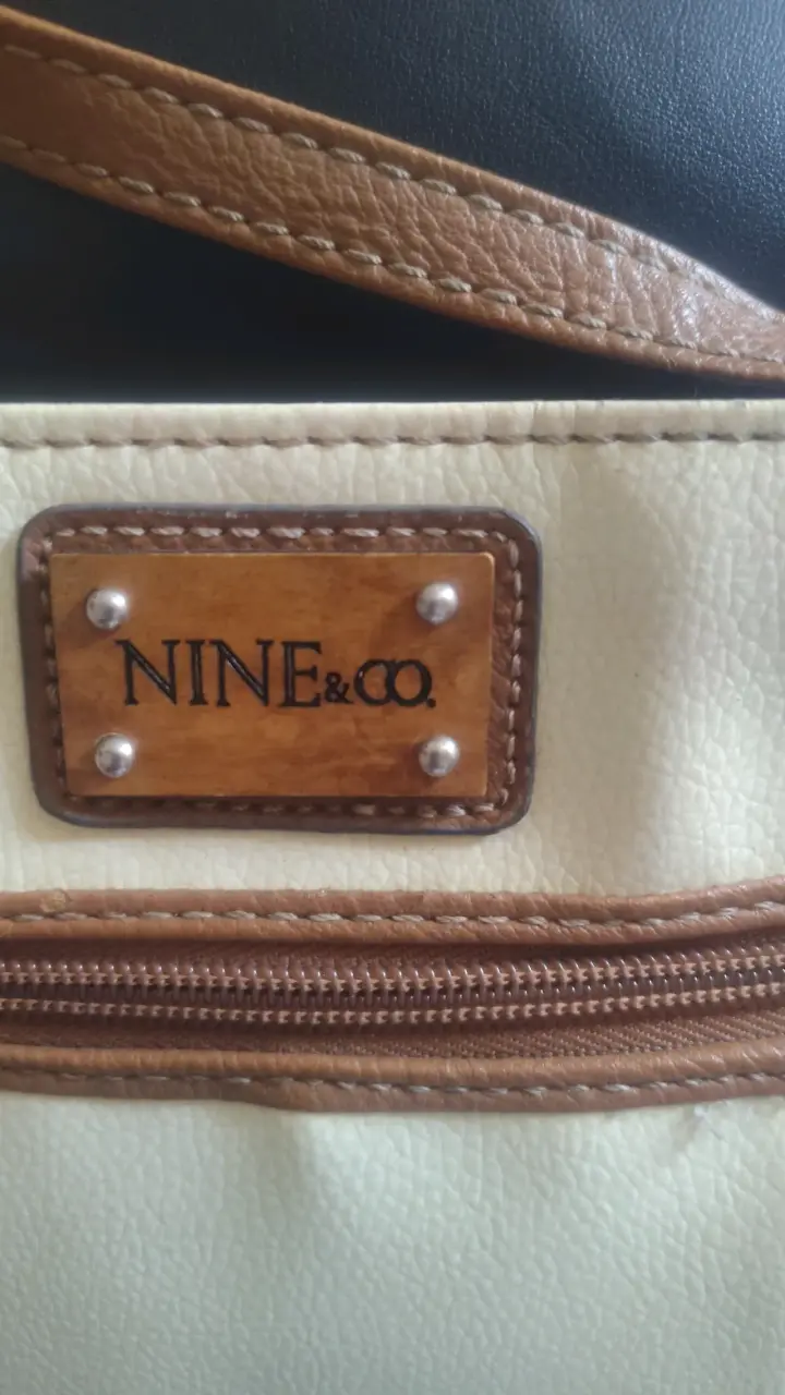 Cartera Nine & Co beige con detalles marrones - 2