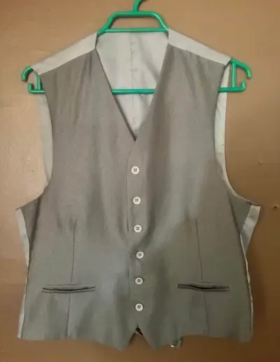 Traje gris brillante “Johnson’s”, como nuevo - miniatura 2