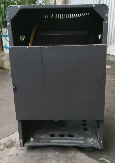 Estufa a gas en buen estado - miniatura 3