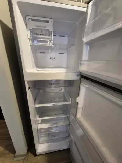 Refrigerador Samsung con congelador 256L - miniatura 5