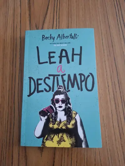 Libro 'Leah a Destiempo' de Becky Albertalli - miniatura 1