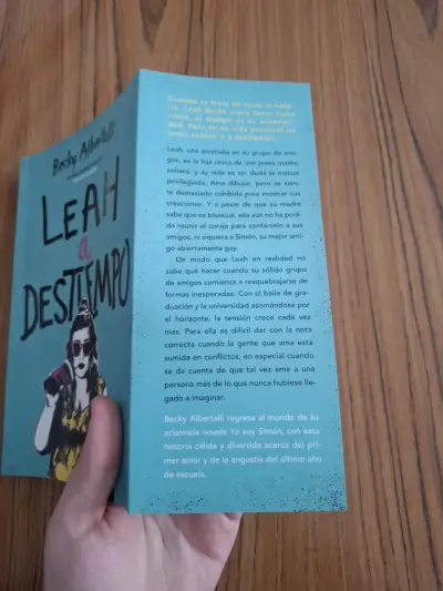 Libro 'Leah a Destiempo' de Becky Albertalli - miniatura 2