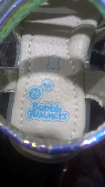 Sandalias infantiles holográficas talla 26 - miniatura 3