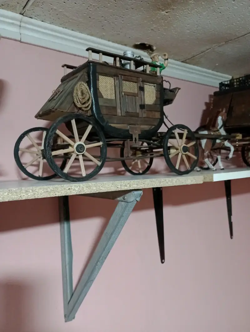 Diligencias antiguas en miniatura de madera y tela - 3